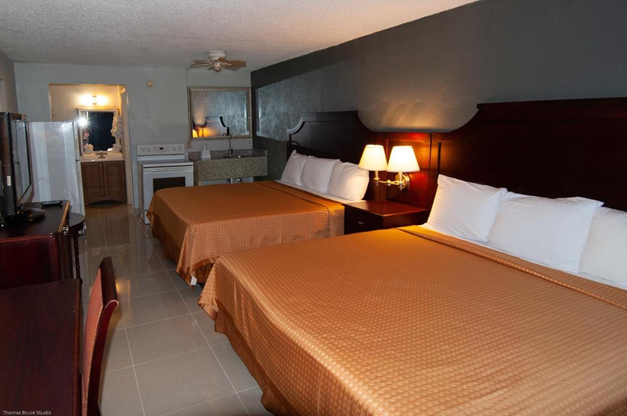 Express Inn & Suites - 5 Miles From St Petersburg Clearwater Airport Экстерьер фото